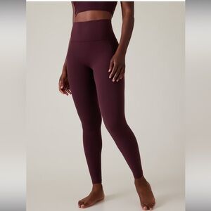 Athleta Salutation Stash Legging